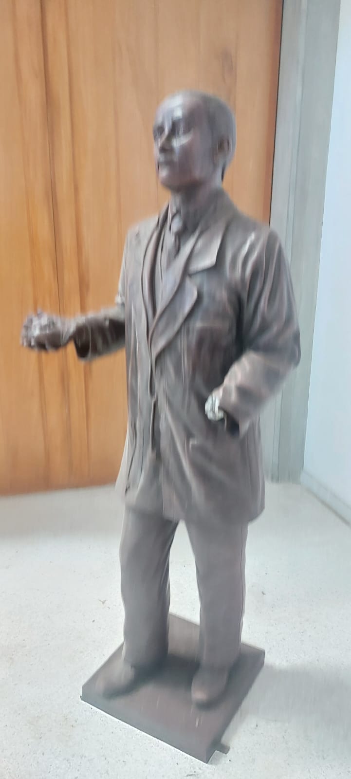 A statue of Venezuelan saint Jos&eacute; Gregorio Hern&aacute;ndez